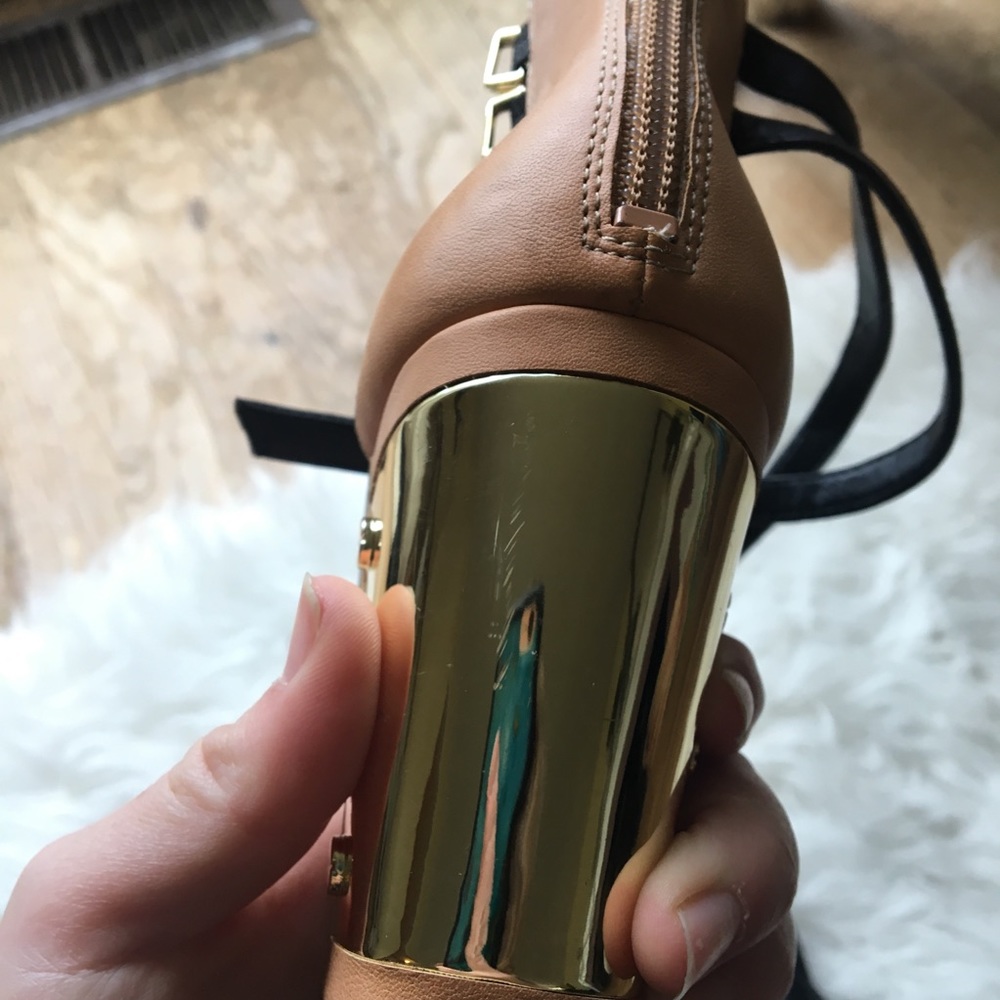 Jessica Simpson Creme And Gold Heels | Size 7.5 - Picture 8 of 8